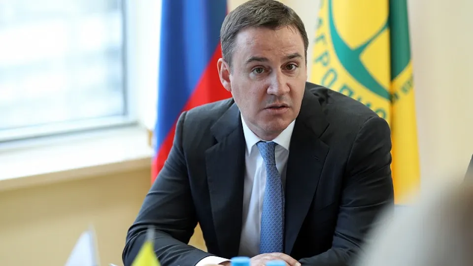 Заместитель председателя правительства Дмитрий Патрушев усилил влияние на РЭО: в наблюдательный совет входят его соратники, а назначение нового гендиректора ожидается после обновления совета. Перестановки происходят на фоне уголовных дел против прежнего менеджмента.