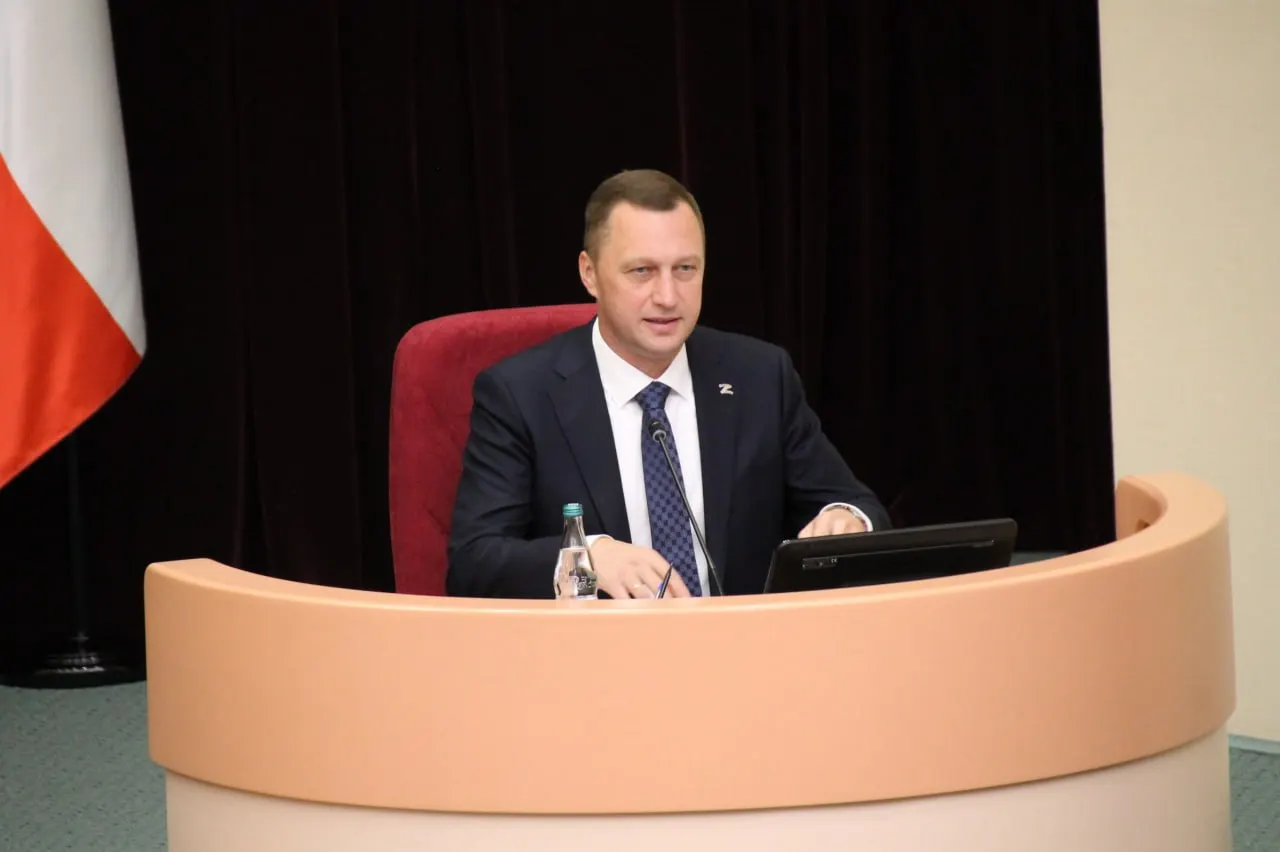 Во время встречи с полномочным представителем президента в ПФО губернатор Роман Бусаргин представил положительные социально‑экономические показатели региона: область высоко оценивается по доступности продуктов и лидирует в округе по сбору зерна и овощей.