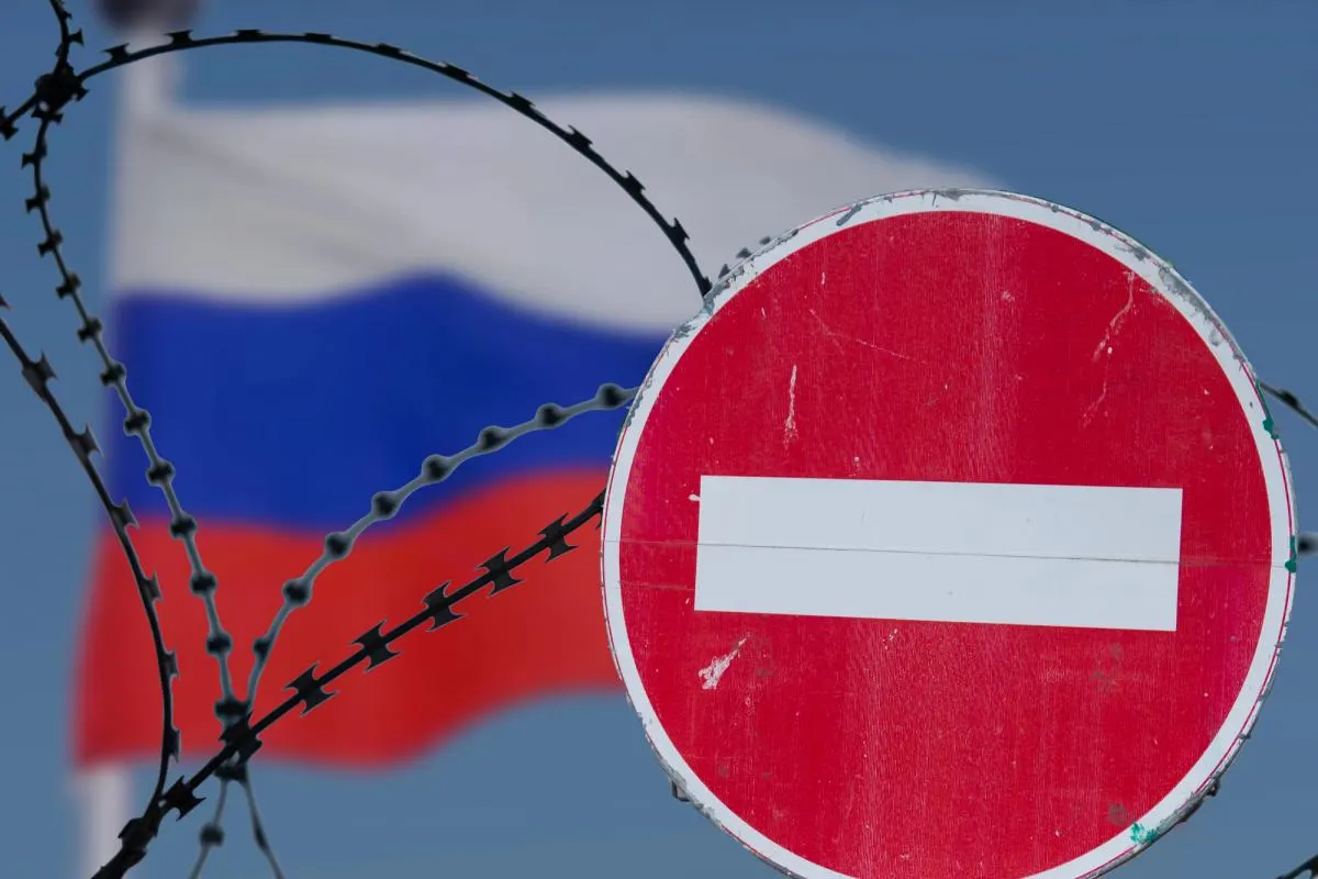 Послы стран Евросоюза не смогли договориться о новом пакете мер и перенесли обсуждение на 22 июля; временно сохранён потолок цен на нефть, ряд спорных вопросов остаются нерешёнными.