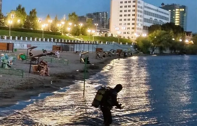 Тело подростка 2012 года рождения водолазы нашли на глубине около четырёх метров после часовых поисков вечером 9 июля.