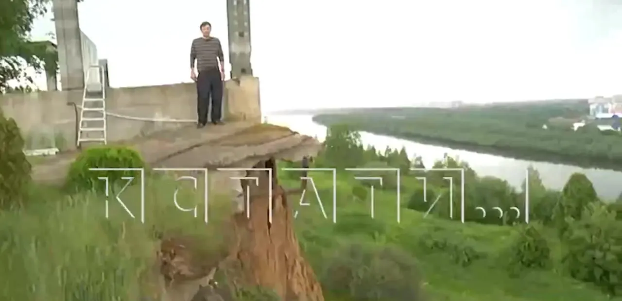В Новинках Нижегородской области из‑за сдвига грунта у частного дома двух человек временно разместили в манёвренном фонде. На месте введён режим повышенной готовности, ведётся ежедневный мониторинг оползневой зоны.