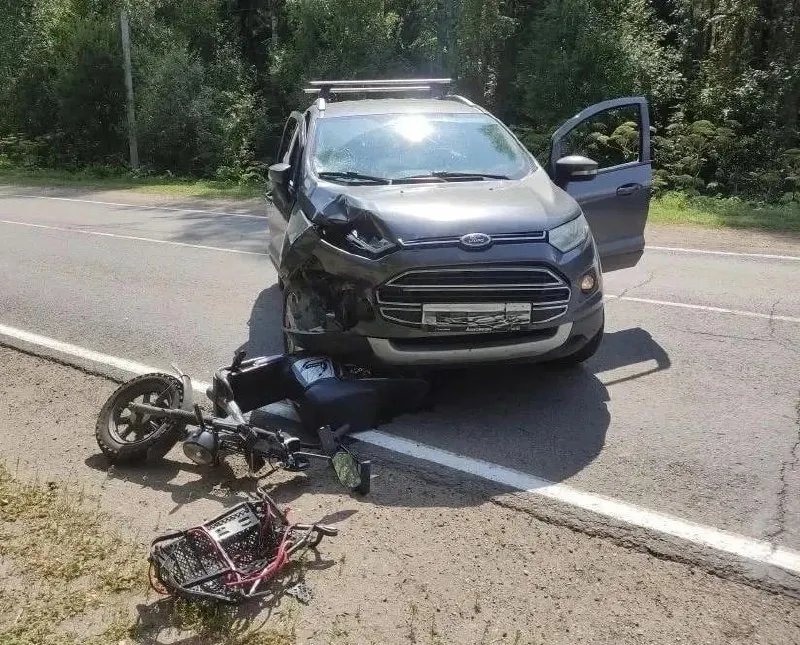 22 июля в Даровском районе пьяный водитель на «Форд Экоспорт» сбил электровелосипедиста; пострадавший скончался, у водителя зафиксировано состояние опьянения.