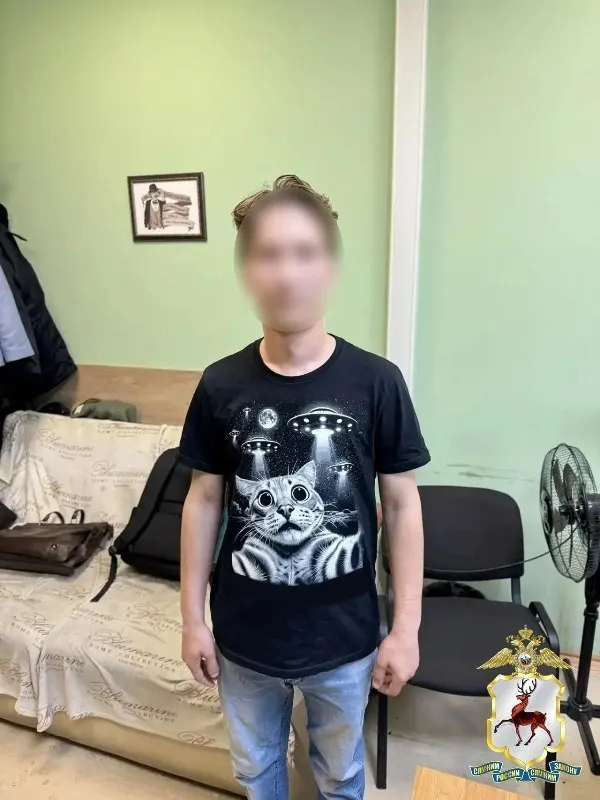 35-летний мужчина нашёл объявление о подработке и с апреля по май 21 раз переводил деньги на неизвестные счета, получая 5% от сумм; сейчас он арестован, ему грозит до 10 лет лишения свободы.