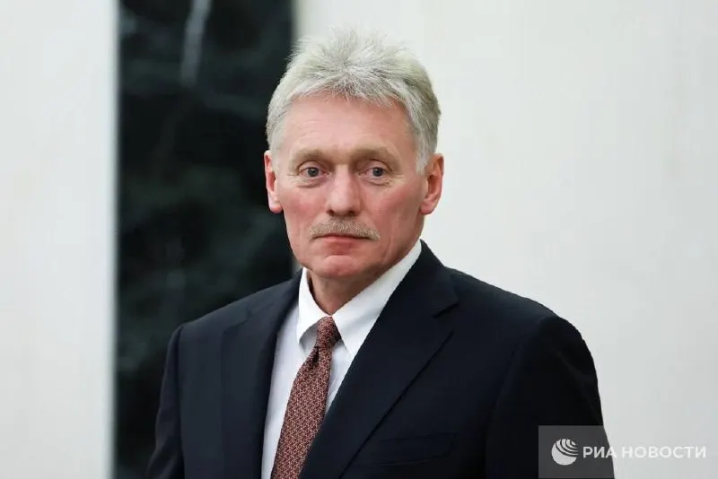 Песков заявил, что прекращение боевых действий возможно при выполнении условий со стороны Киева; Путин подробно рассказал Токаеву о ходе СВО и назвал требования для остановки огня.