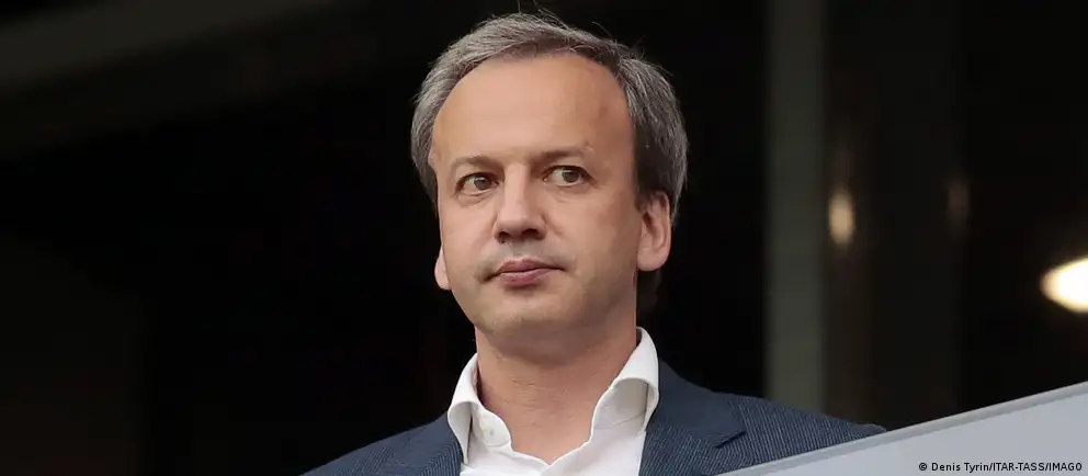 Аркадий Дворкович заявил о намерении через суд обжаловать свое включение в санкционный список ЕС и временно отказался от обязанностей президента Международной шахматной федерации до разрешения спора.