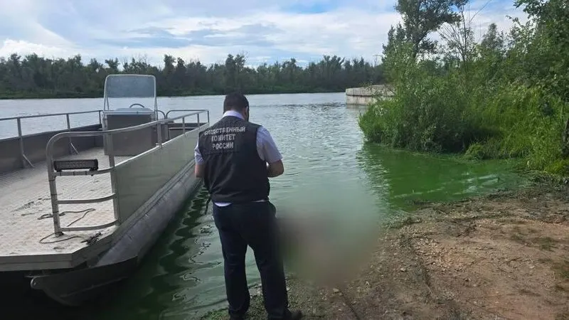 В Волге рядом с Вольском обнаружено тело мужчины, который утонул 12 июля; следователи выясняют обстоятельства происшествия.