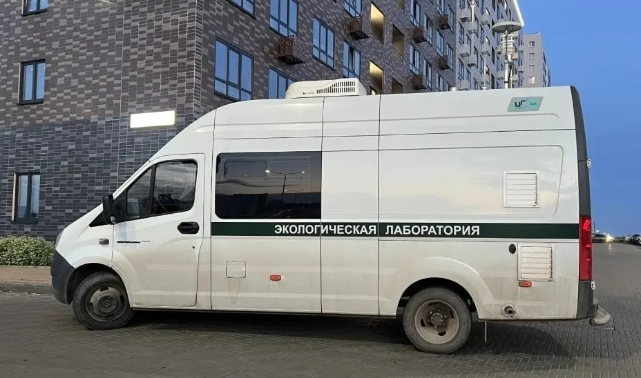 Мобильная лаборатория исследовала атмосферный воздух в мкр. Филейка по семи показателям — превышений ПДК не выявлено. Закрытые участки дорог открыты, общественный транспорт работает в обычном режиме.