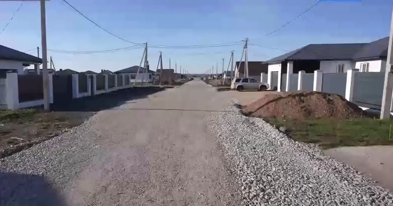 Жители нескольких регионов добились ремонта дороги и уличного освещения, судебной защиты от незаконных кредитов, получения жизненно важного лекарства и установки подъёмника для маломобильного человека — примеры того, как люди отстаивают свои права.