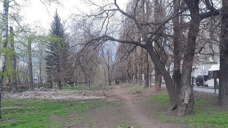 Спикер Госдумы сообщил о планах увеличить пешеходное кольцо на улице Астраханская в Саратове — работы планируют завершить к ноябрю. Отмечают также обновление участка бульвара для запуска трамвая №3.