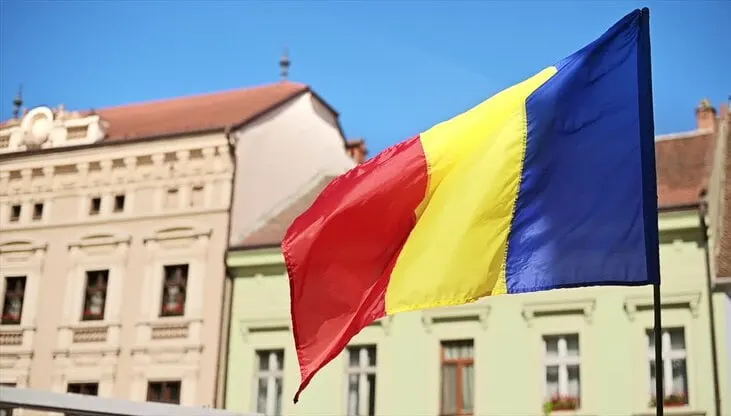 Румынские власти потребовали выезда из страны одного из сотрудников российского посольства после серии случаев с беспилотниками, сбитыми над территорией Румынии; также был отозван посол Румынии в Москве для консультаций.
