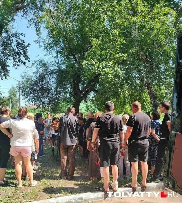Мальчик залез за очками за ограду предприятия и не смог выбраться. Отец заявляет о намеренном убийстве и требует переквалификации дела — следствие предъявило обвинение по статье 111.