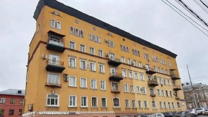 Жилой дом №22 на улице Кутякова в Саратове внесён в реестр объектов культурного наследия регионального значения за характерную архитектуру в духе советского неоклассицизма.