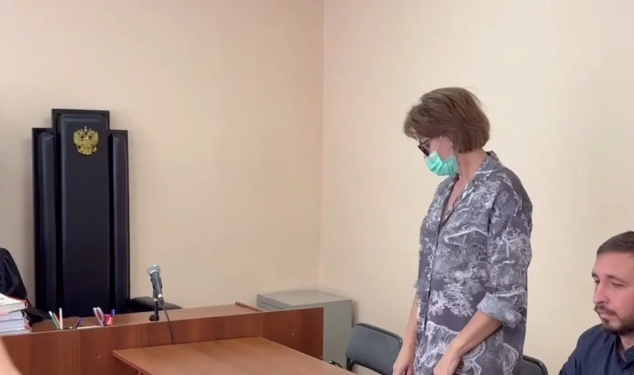 Суд назначил предпринимательнице 2 года лишения свободы условно с испытательным сроком 1,5 года и обязал выплатить семье пострадавшей 1 млн рублей — это результат проверки после того, как батут в Ленинском районе перевернулся и ребёнок получил серьёзные травмы.
