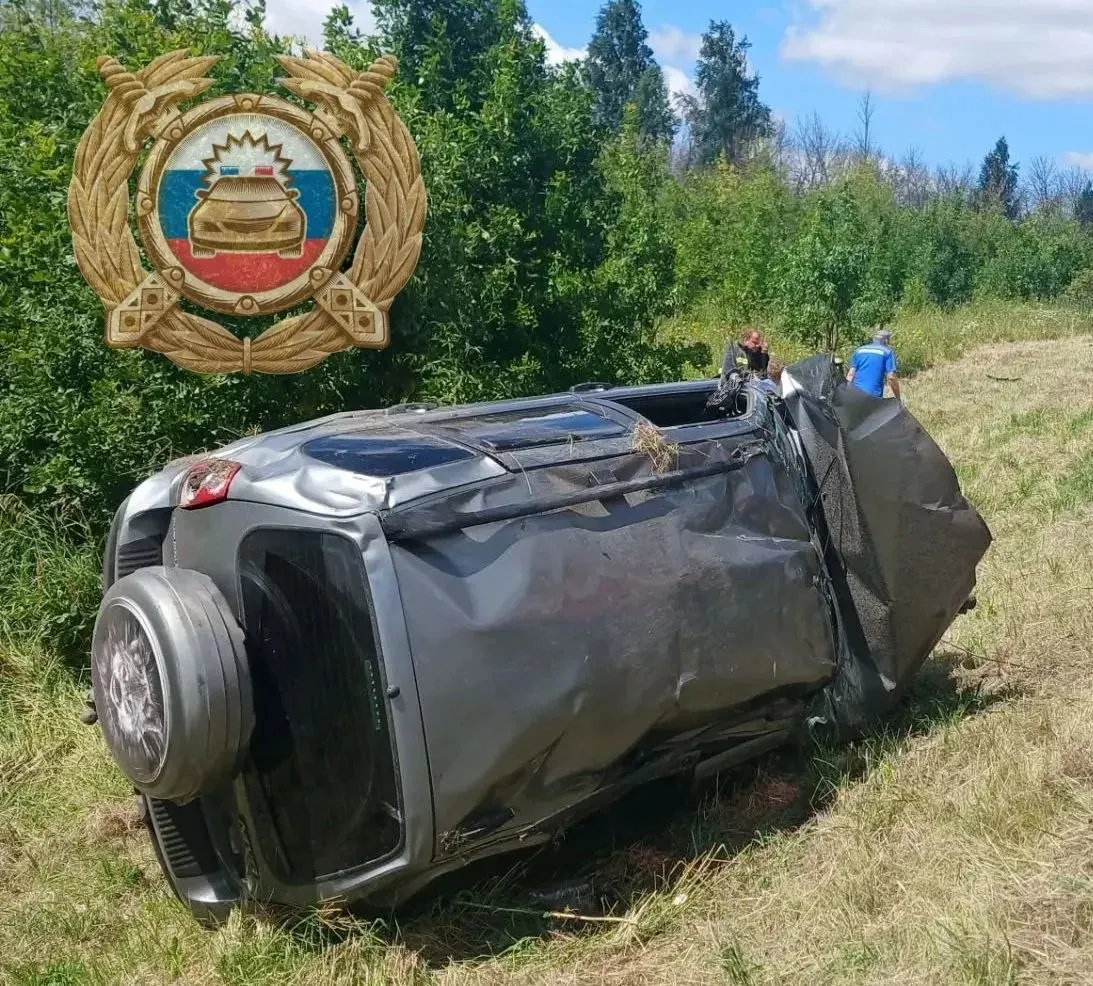 Авария 18 июля у села Подгорное: автомобиль съехал с дороги и опрокинулся. Водитель и пассажир погибли, ещё одна пассажирка госпитализирована.