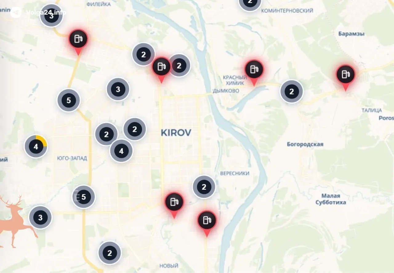 В Кирове с населением около 470 тысяч человек топливо доступно лишь на трёх автозаправках: даже на них запасы близки к исчерпанию после вывода из строя части мощностей НПЗ в результате атак беспилотников.