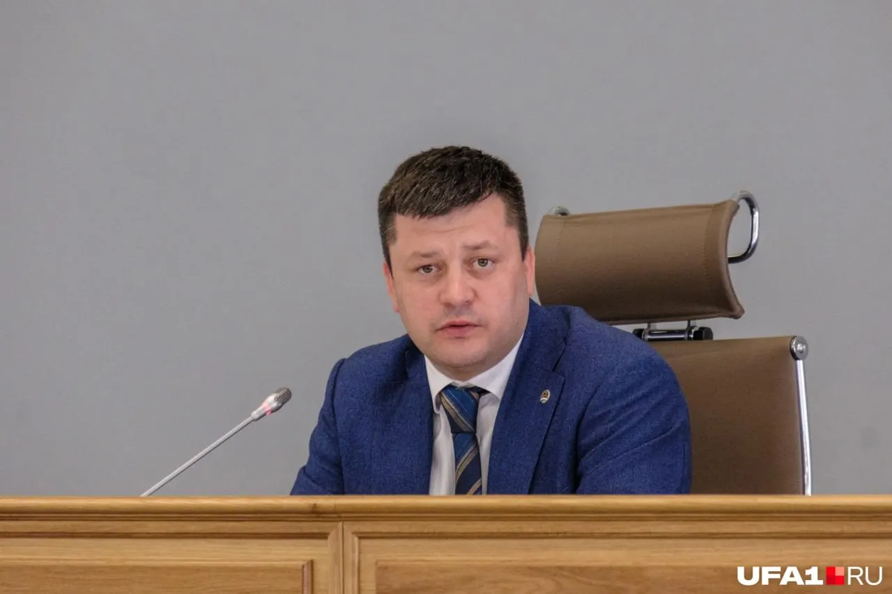 Мавлиев подал иск против решения городского совета; адвокат сообщил, что планируют также обратиться в суд на депутатов, делавших резкие высказывания о его личной жизни.