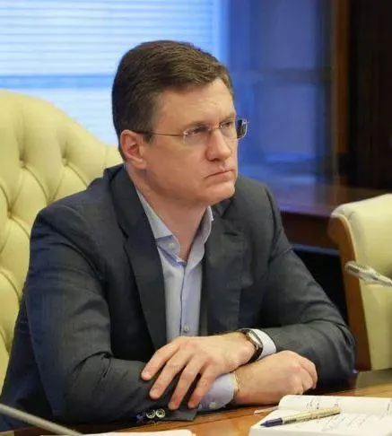 Вице‑премьер провёл совещание по топливному рынку: регионы доложили о запасах, логистике и обеспечении экстренных служб. Профильным ведомствам поручено усилить ежедневный мониторинг и координацию поставок.