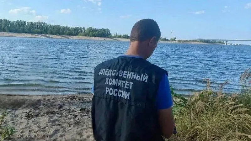 В Балакове Саратовской области местные жители 9 июля нашли в Волге тело неизвестного мужчины. Спасатели извлекли его и передали правоохранителям, сообщили в Следственном управлении региона.