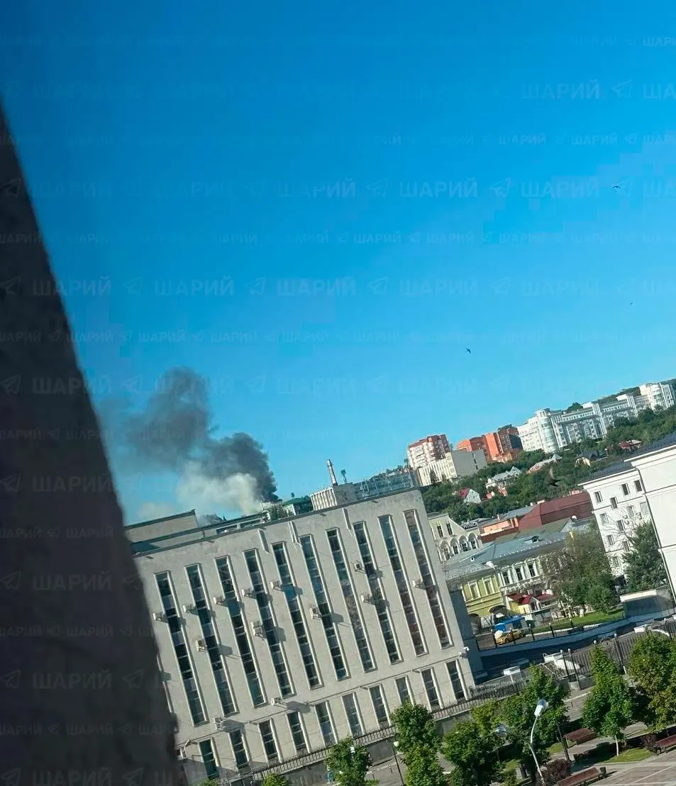 Рано утром в Пензе слышали несколько взрывов: по информации губернатора, над городом был сбит беспилотник, пострадавших пока нет. В регионе объявлен режим «Воздушная опасность».