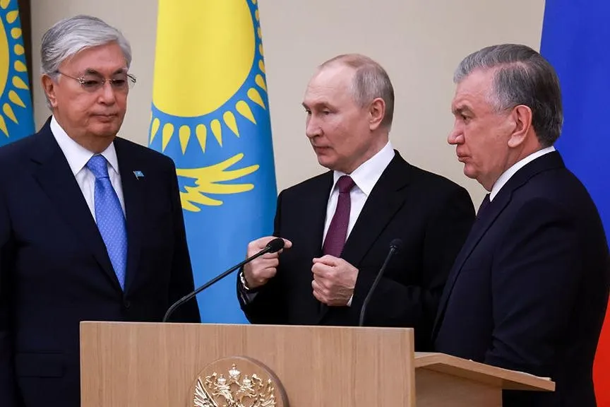 Правительство получило указ начать переговоры по пересмотру соглашений о военно‑техническом сотрудничестве с Казахстаном и Узбекистаном на фоне западных экспортных ограничений.