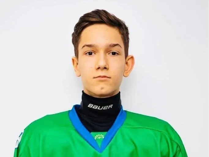 19-летний защитник, бывший перспективой Поволжья, умер во время мастер-класса. По предварительной информации причиной могли быть проблемы с сердцем, возможно тромб; его агент заявил, что проблем со здоровьем не было.