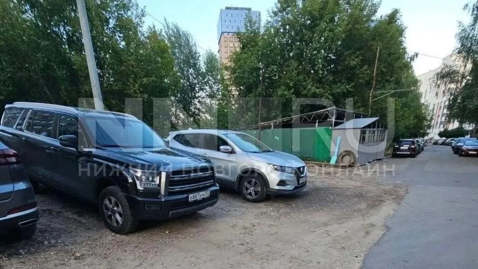 Нижегородцы жалуются на штрафы за парковку на месте, где, по их словам, газона не было. В постановлениях отсутствуют фото и точный адрес, штрафы удваиваются, а скидок на Госуслугах нет.