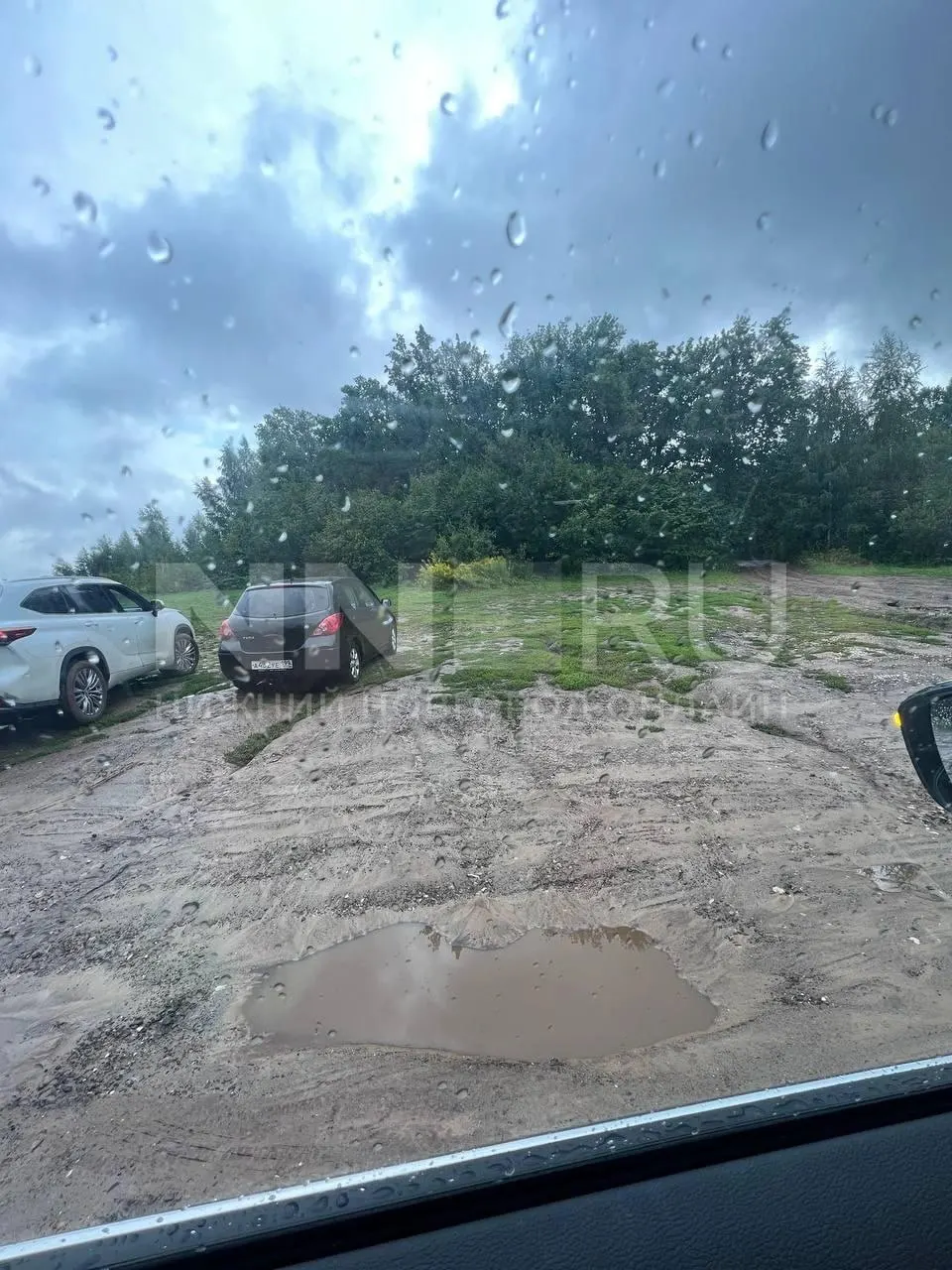Жители жалуются на непонятные правила парковки и отсутствие благоустройства зоны отдыха у третьего озера.