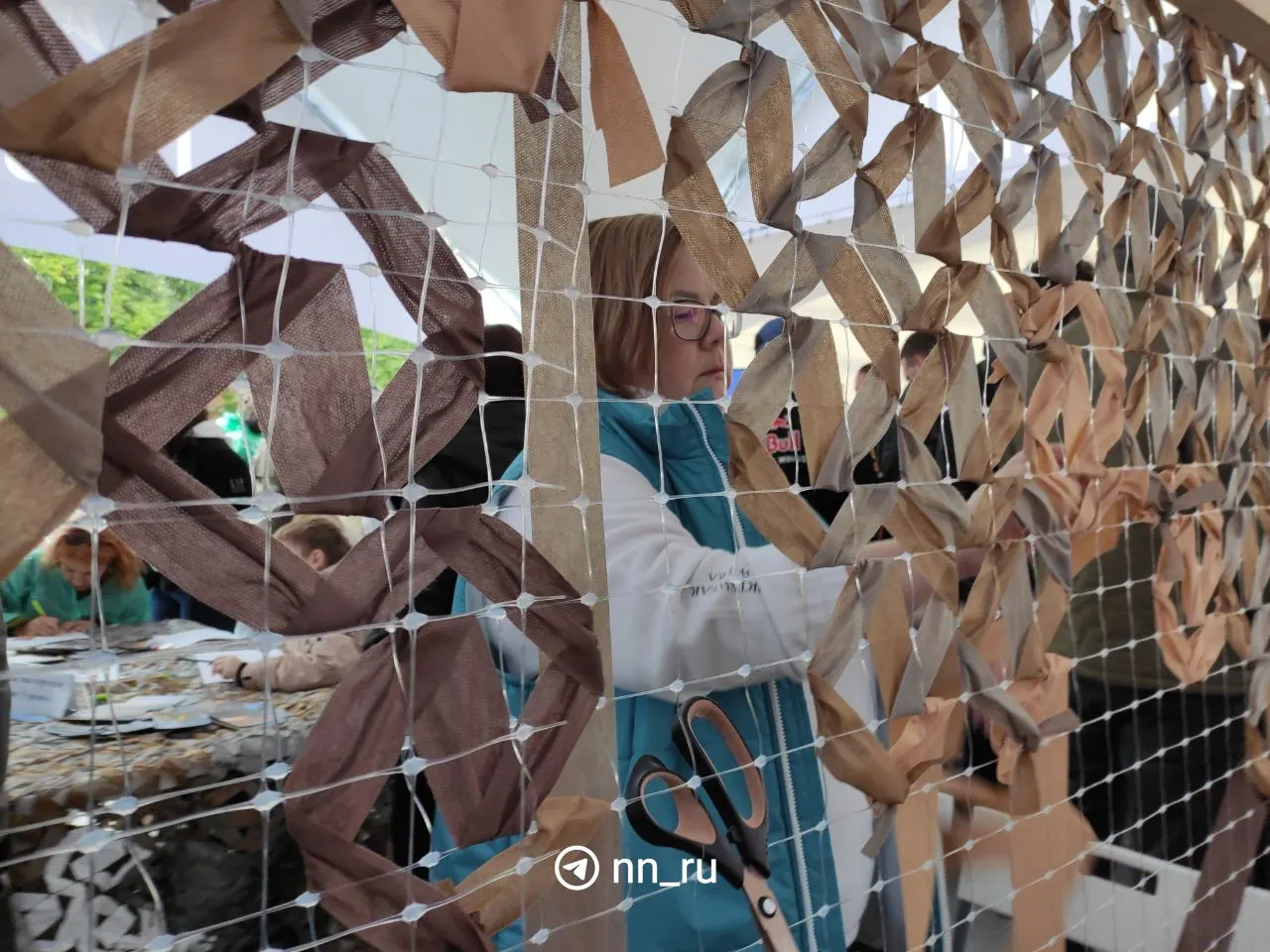 На площади Минина стартовала праздничная площадка, где проходит выставка Музея СВО, мастер-классы, лекции и встречи с бойцами.