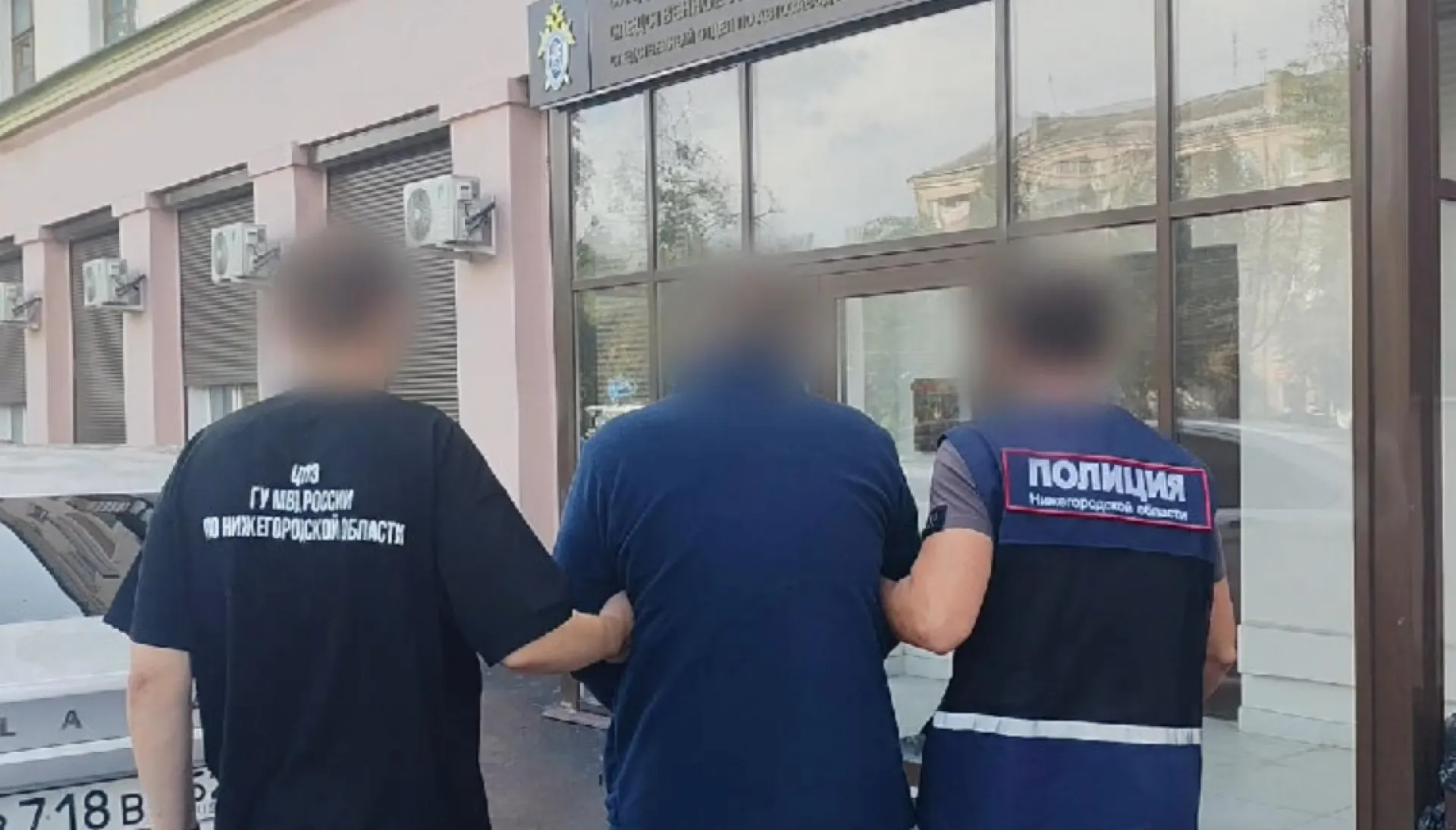 Жителя Нижегородской области задержали по обвинению в размещении комментариев, выражавших угрозы насилия в отношении группы лиц по национальному признаку.