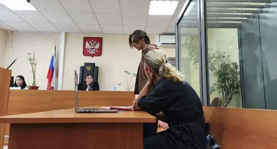 26-летний автор паблика «Волжский гедонизм» обвиняется в обмане подписчиков: он продавал несуществующие билеты на концерты звёзд, один пострадавший перевёл 19 тысяч рублей.