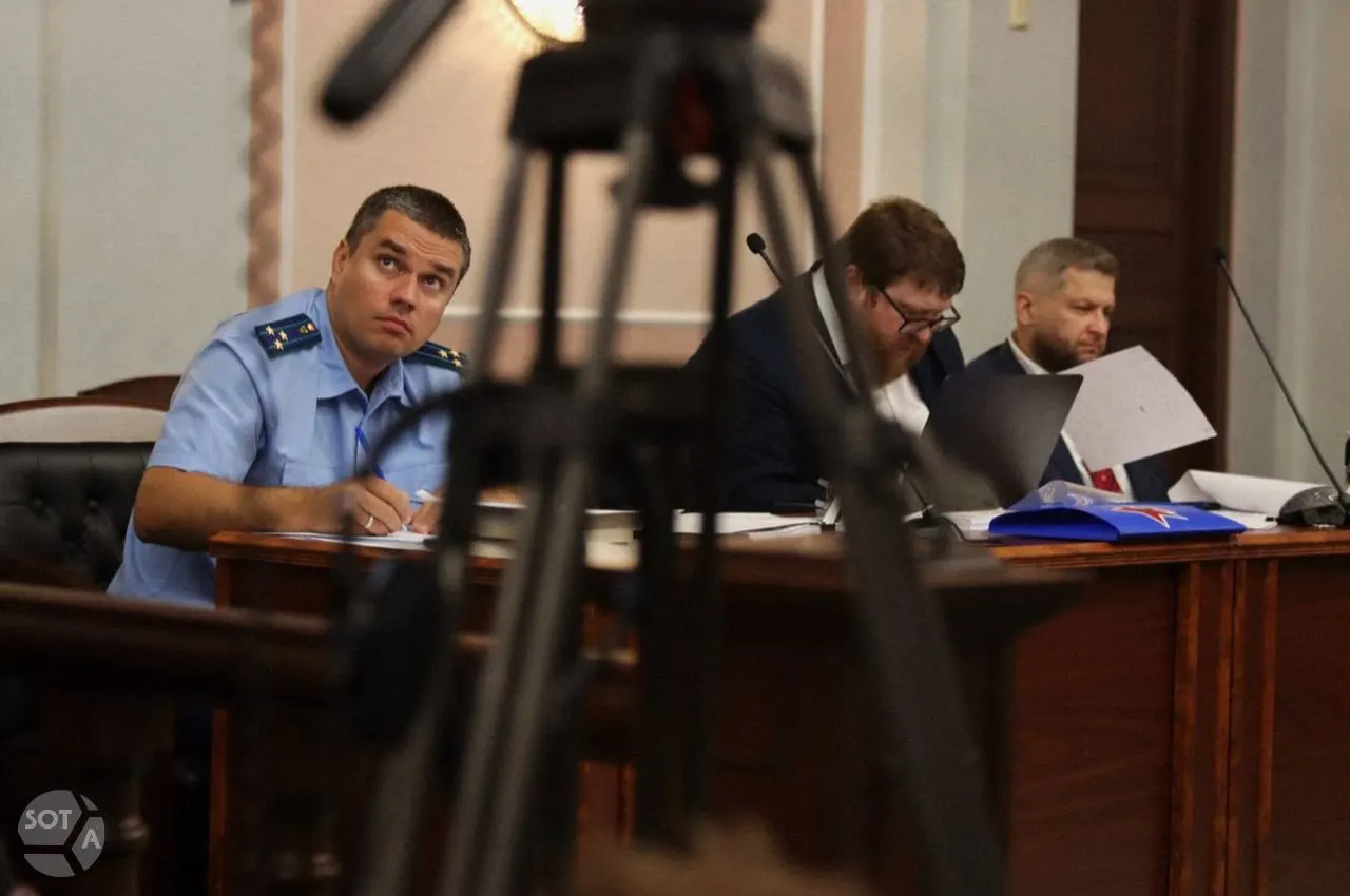 Прокурор заявил об основаниях для удовлетворения иска о снятии партии «Яблоко» с выборов в Госдуму, указав на нарушения в использовании интеллектуальной собственности и иностранном финансировании.