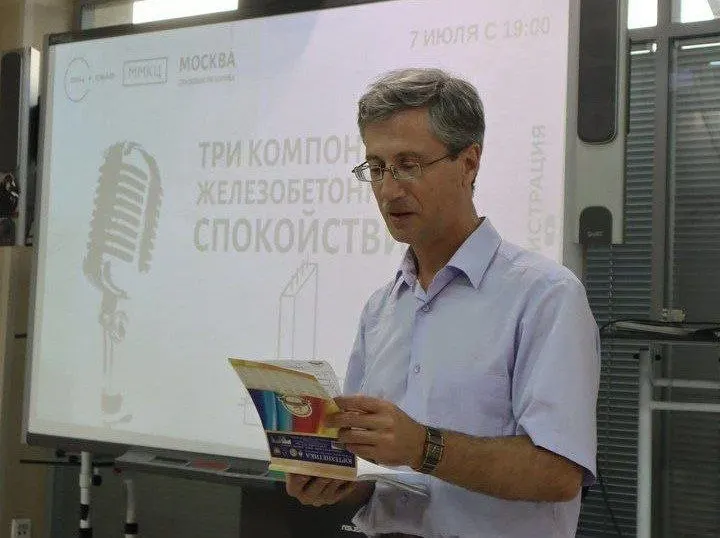 Юрист Роман Мельниченко, находящийся в СИЗО-5 Волгоградской области, сообщил адвокатам о попытке подписать контракт и принуждении к физическим упражнениям после отказа.
