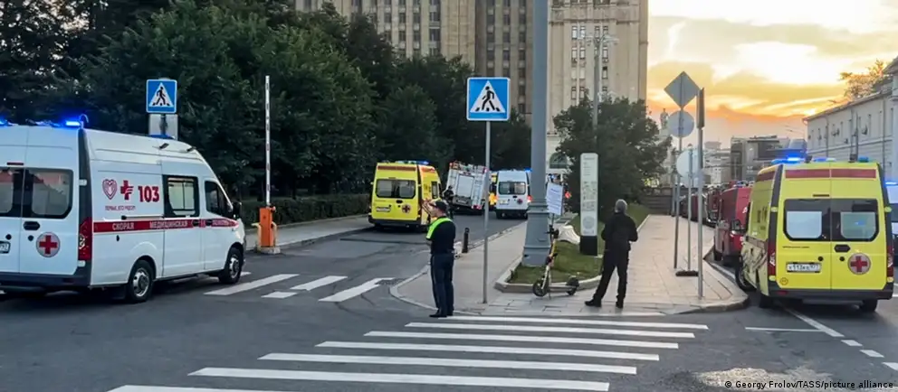 Вечером 1 августа у ресторана на Кудринской площади прогремел взрыв. Погибли несколько человек, следствие рассматривает версию покушения на главнокомандующего ВКС Александра Чайко; по факту возбуждено уголовное дело о терроризме.