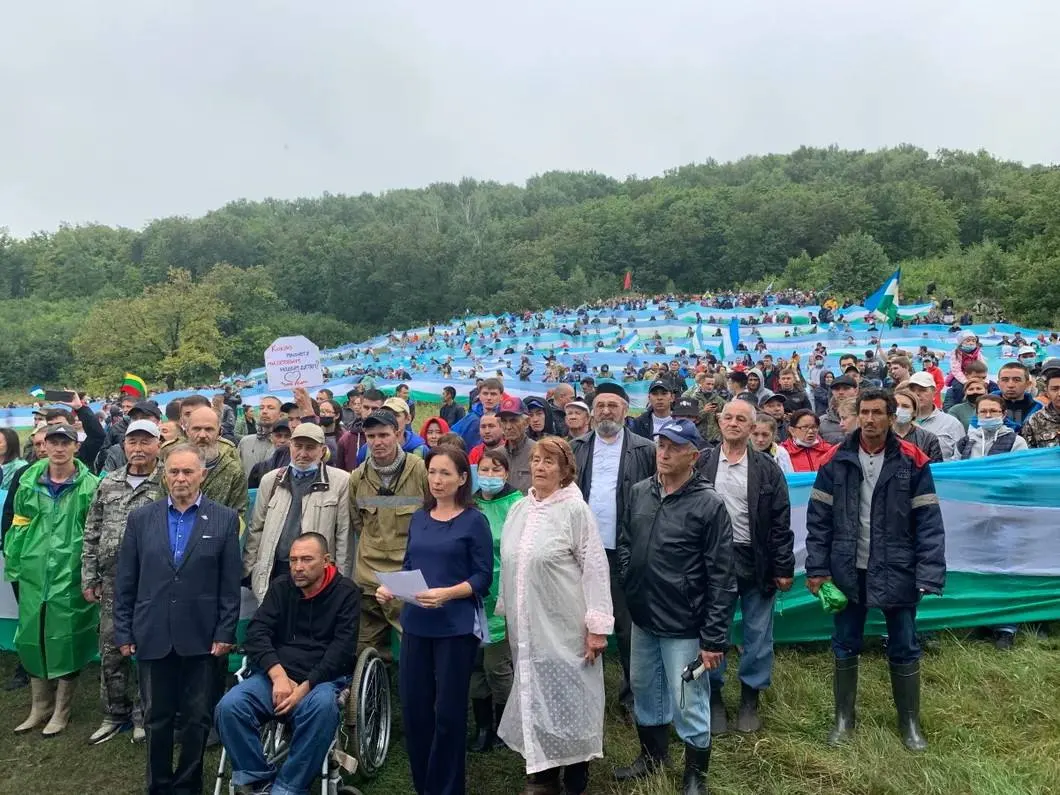 История противостояния местных жителей Башкортостана за сохранение горы Куштау и природного памятника в регионе Приволжского федерального округа.
