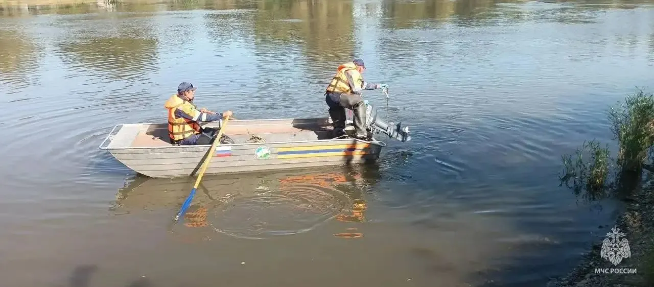 17-летний парень пропал во время купания 8 августа в деревне Валитово; утром тело нашли на поверхности реки в 3 метра от берега, унесло на 1,5 км по течению.