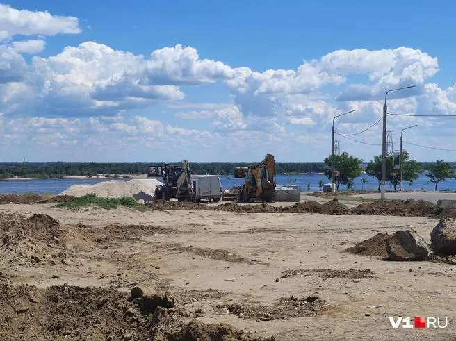 Установка освещения запланирована без ремонта свежего асфальта; для выполнения работ потребуется отдельный муниципальный контракт.