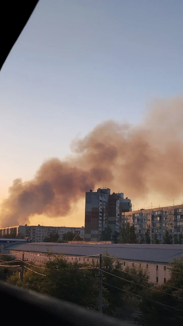 Станция Сарепта функционирует нормально; уточняется площадь возгорания и число задействованных сил, данные будут сообщены региональным МЧС.