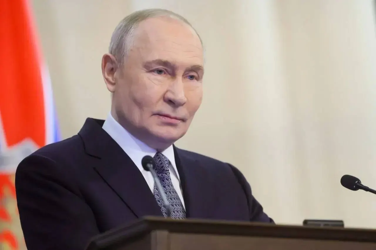 Президент подчеркнул решительность и мужество десантников, отметив их вклад в обеспечение обороноспособности и безопасности страны.