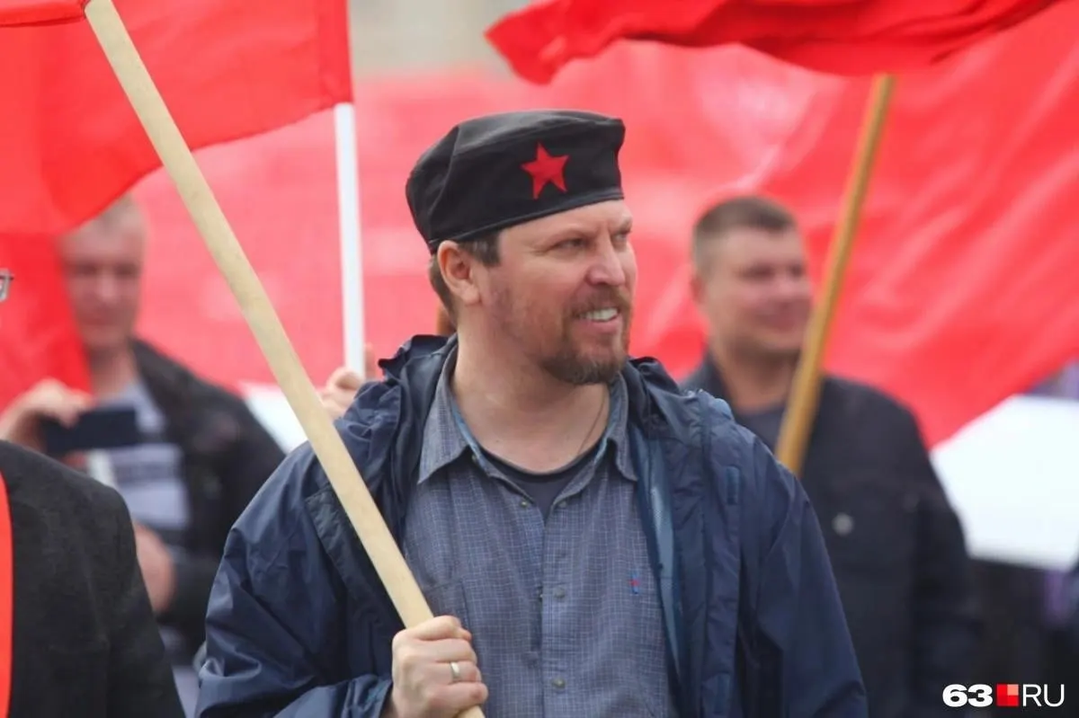 Коммунистам запретили провести митинг в сквере «Родина» в поддержку депутата Михаила Матвеева; власти сослались на требования безопасности и отсутствие подписи одного из организаторов.