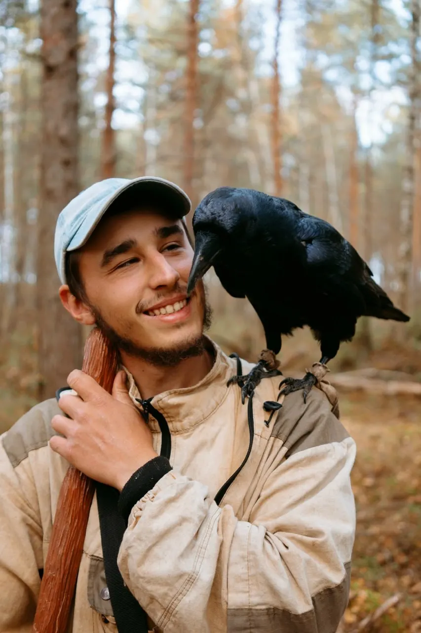 29-летний блогер из Лысьвы попрощался с жизнью; его верного ворона Гошу знали миллионы.