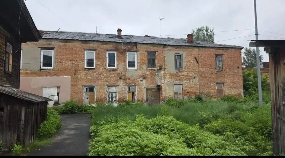 На продажу выставлен объект на Самарской, 15: дом и прилегающий земельный участок. Общая стоимость имущества — 19,5 млн рублей; аукцион состоится 7 сентября.