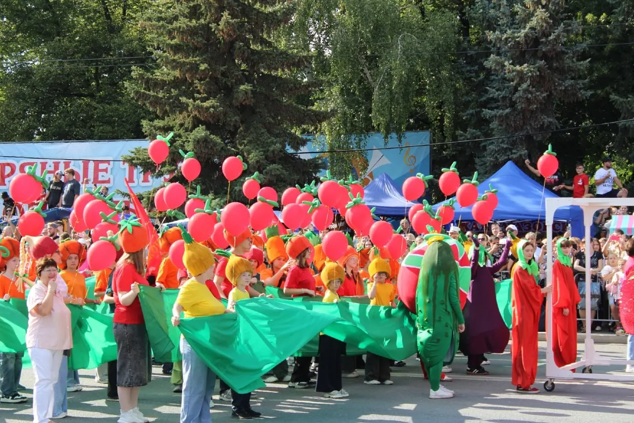 Из Самары запустят дополнительный рейс поезда к фестивалю помидоров в Сызрани: утренний выезд и вечерний возврат.