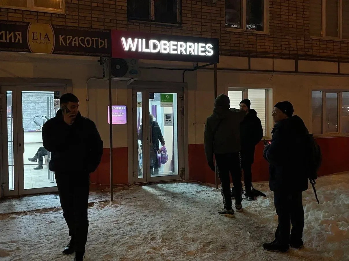 Часть предпринимателей Самары выставила на продажу готовые пункты выдачи заказов; цены варьируются, власти продолжают оказывать поддержку пострадавшим бизнесам.