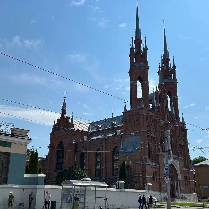 На День города в Самаре пройдут выставка на набережной, киномарафон под открытым небом и бесплатные музеи; массовые мероприятия отменены.