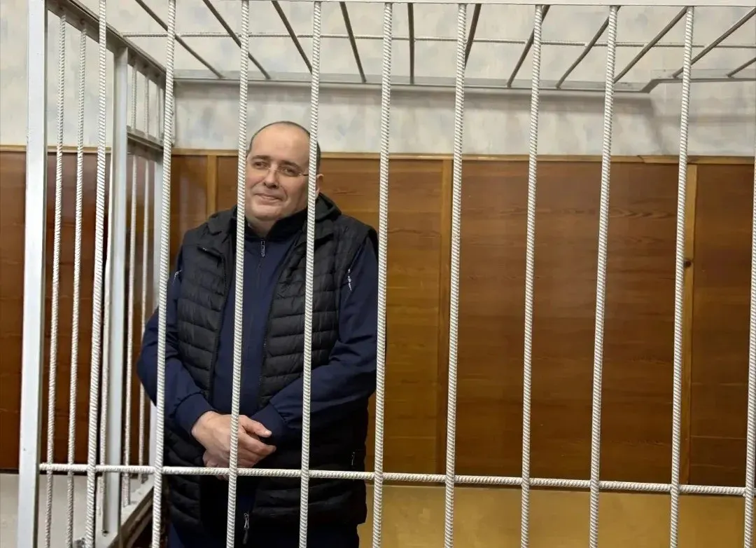 Андрея Кислицына признали виновным в особо крупной взятке; суд вынес приговор с общим сроком до 14 лет колонии и штрафом близко к 17 млн рублей.