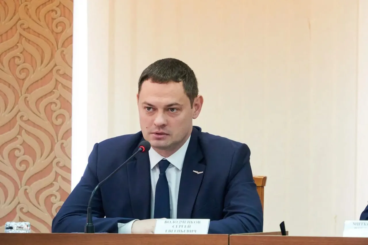Дума города приняла решение досрочно освободить от должности мэра Сергея Володченкова; он перейдёт на пост министра внутренней политики Самарской области.
