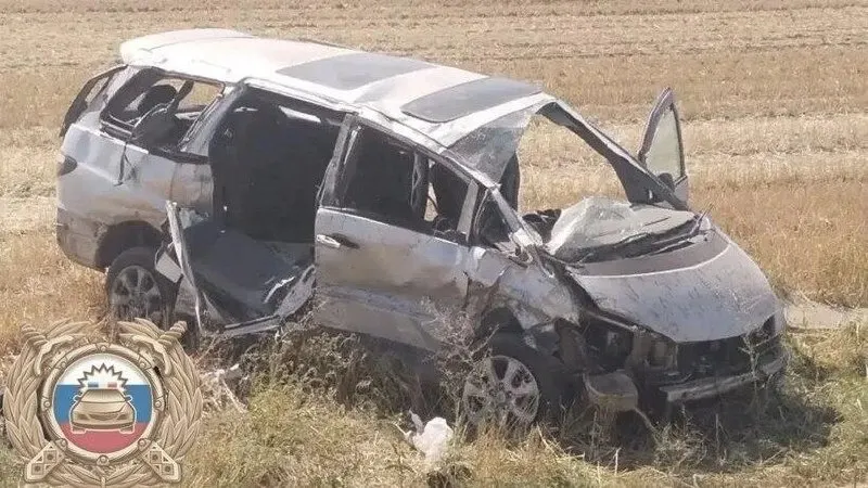 В поселке Пушкино Саратовской области произошло смертельное ДТП между автомобилями Toyota и ВАЗ-2106. Обстоятельства устанавливаются.