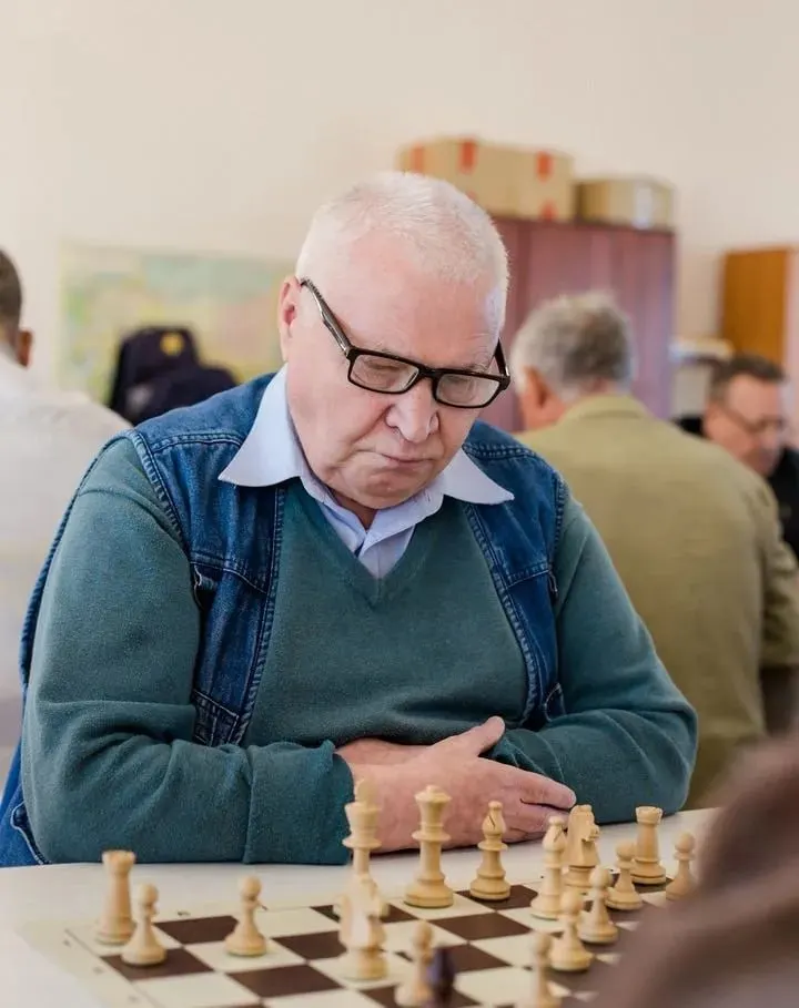 Расследование выявило сокрытие дохода в виде пособия по временной нетрудоспособности на сумму свыше 11 тысяч рублей и размещение средств в двух банках.