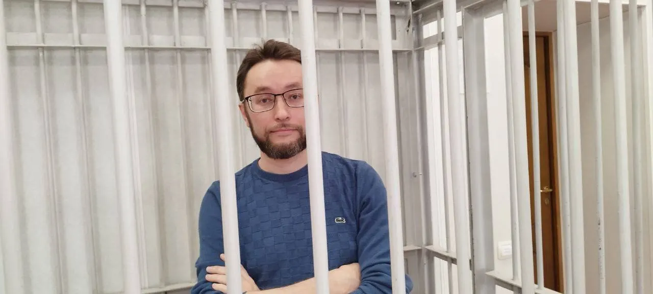 Андрей Бояршинов, казанский кандидат биологических наук и гражданский активист, уже более месяца находится в штрафном изоляторе ИК-2 Республики Татарстан после изъятия личных дневников; возможно ужесточение условий содержания.