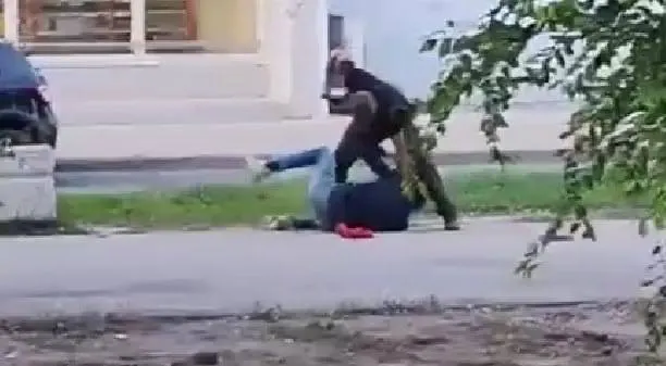 Несколько прохожих получили травмы; полиция занялась расследованием обстоятельств инцидента на Молодёжном бульваре возле филармонии.